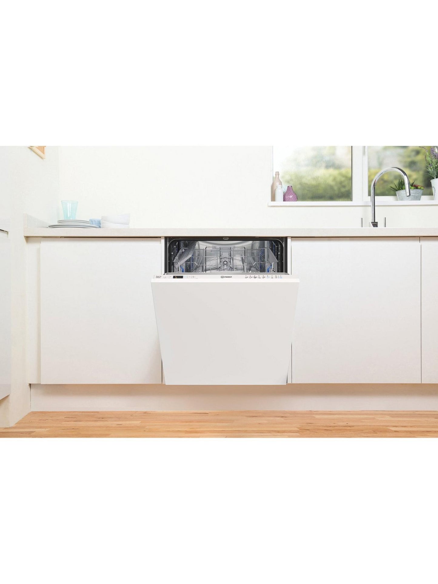 Indesit D2IHD526 Fully Integrated Dishwasher - 14 Place Settings