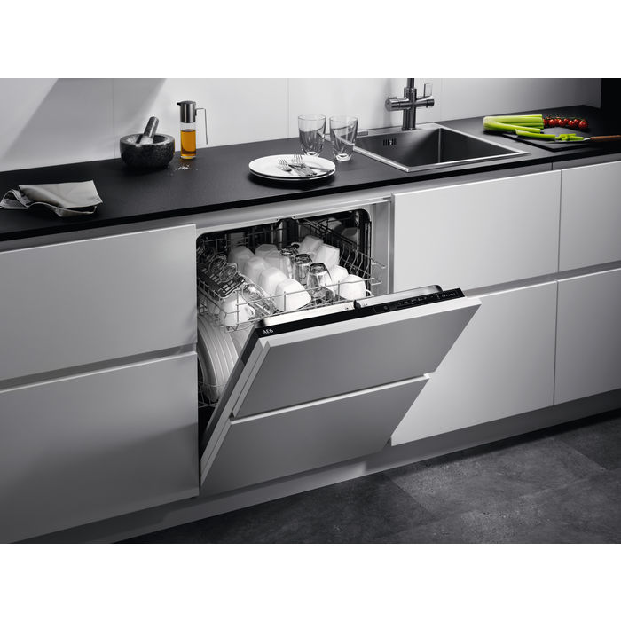 AEG FSK32610Z Fully Integrated Air Dry Dishwasher