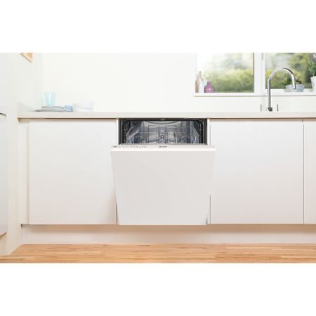 Indesit Full Size Integrated Dishwasher (28Min Quick Wash 1/2 Load) - DIE2B19UK