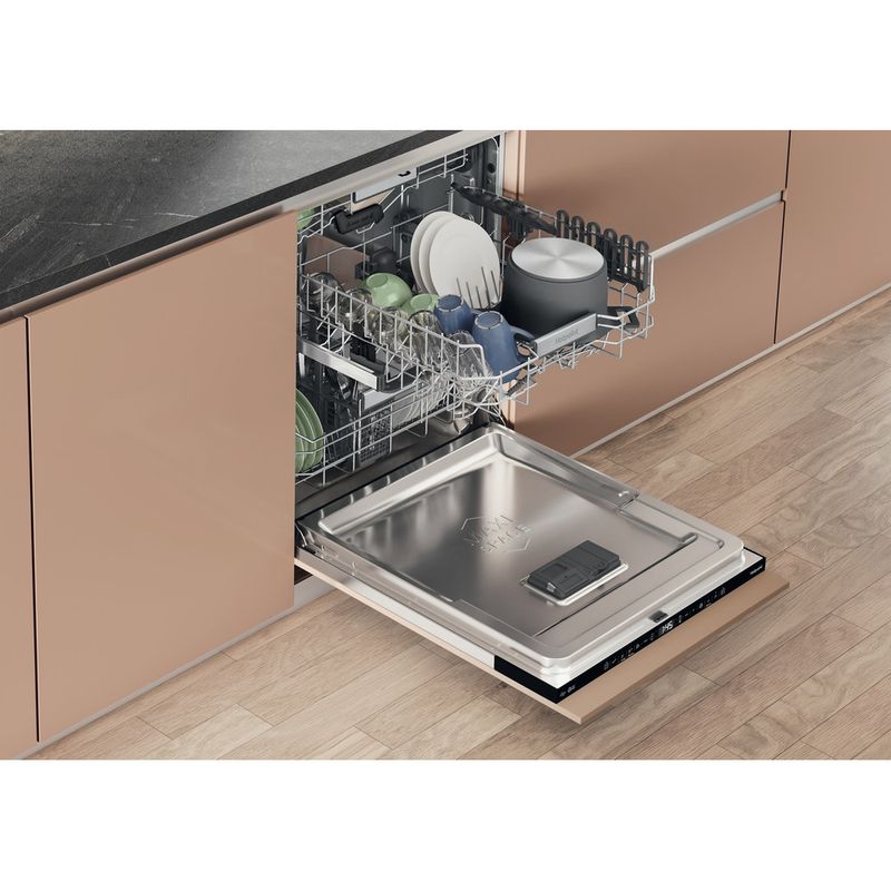 Hotpoint H8I HT59 LS UK Built-in 14 Place Setting Hydroforce Dishwasher