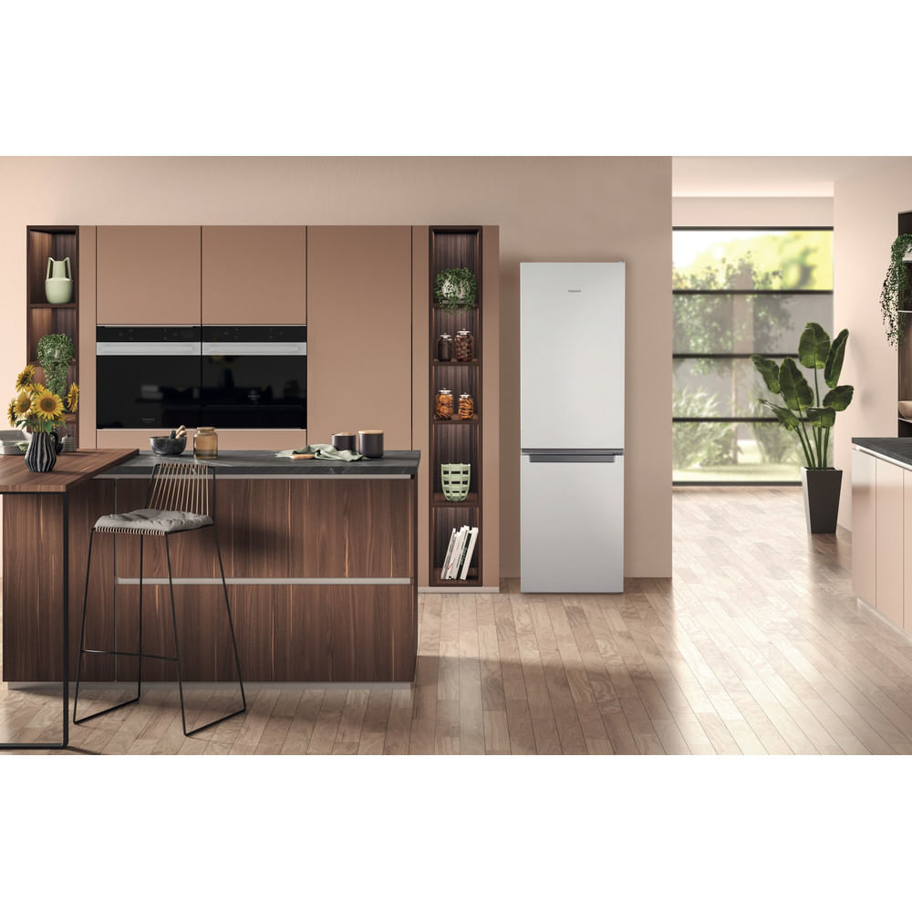 Hotpoint H1NT821EW1 189cm High 70/30 Fridge Freezer - White - E Rated