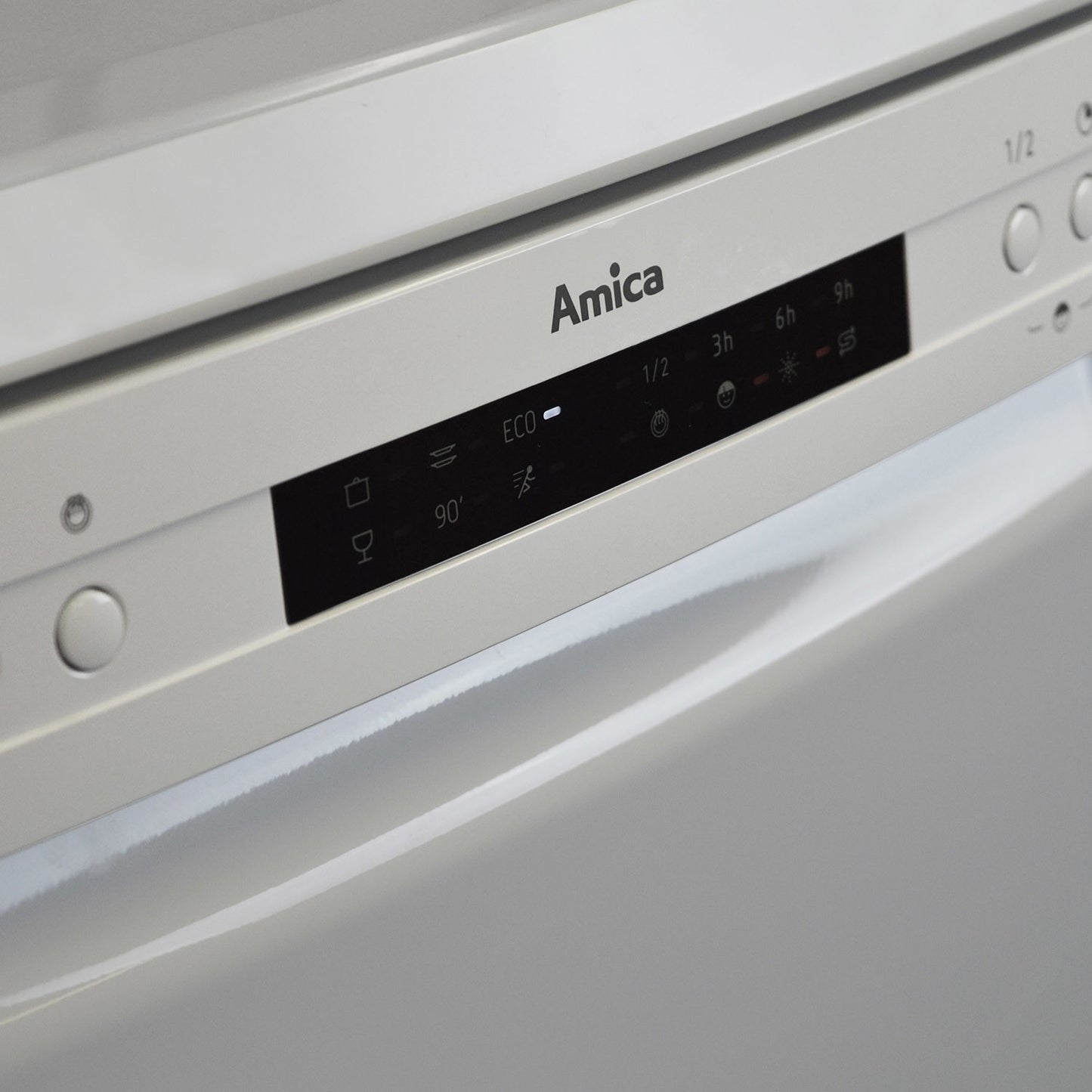 Amica  60cm Dishwasher 14 Place Setting ADF650WH